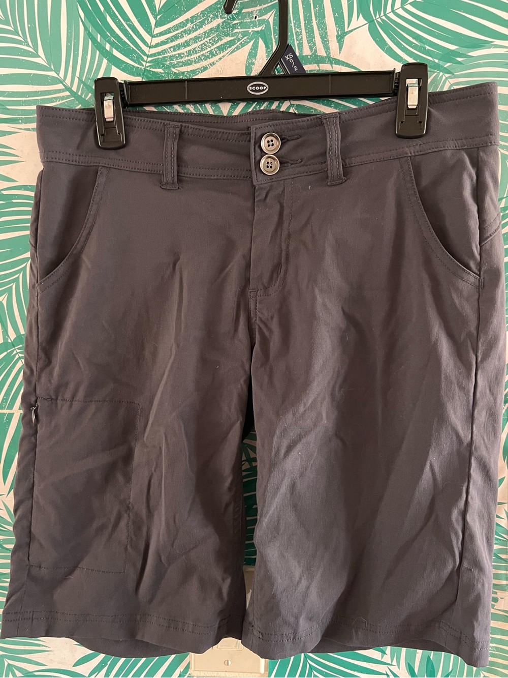 Prana Dark Gray Cargo stretch hiking Bermuda shorts side zip pockets sz 6 Guc